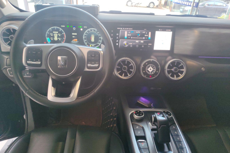 坦克300 2021款 越野版 2.0T 征服者中控内饰12