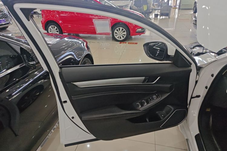 本田 英仕派 2019款 260TURBO 精致版 国VI中控内饰7007