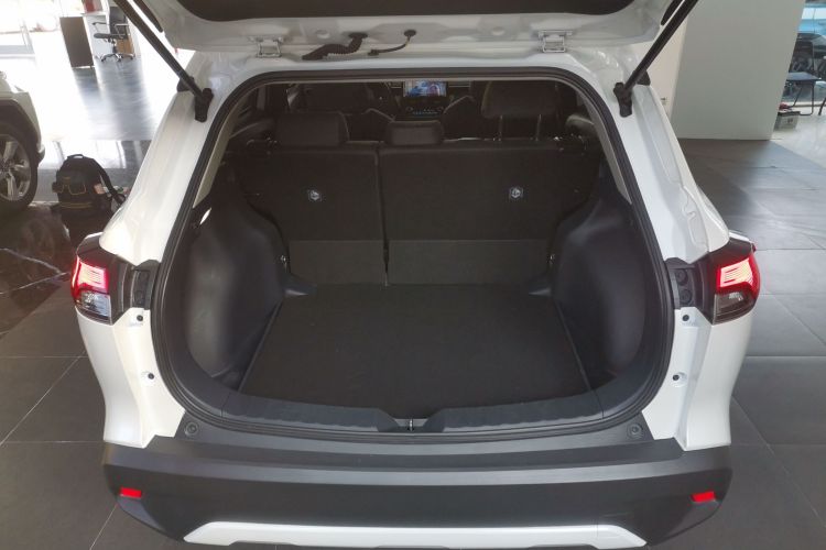 丰田 卡罗拉锐放 2022款 2.0L 豪华版局部细节23