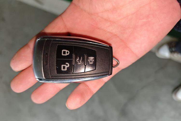 北汽新能源EX 2018款 EX360 新尚版中控内饰11