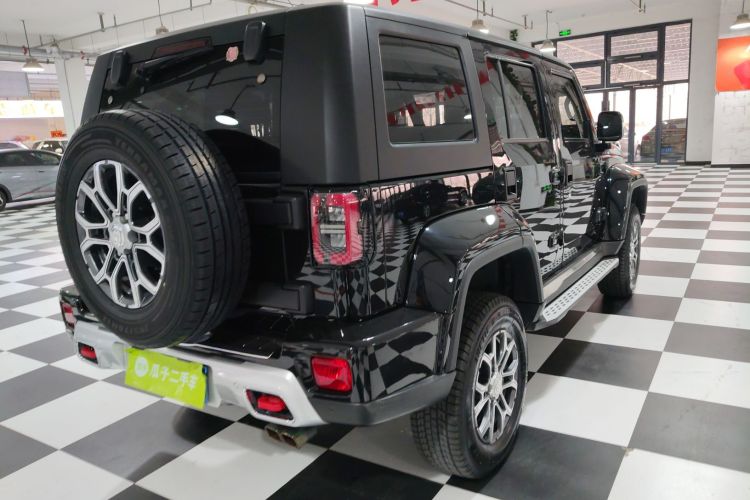 北京BJ40 2020款 2.0T 自动四驱城市猎人版侠客型车身外观6005