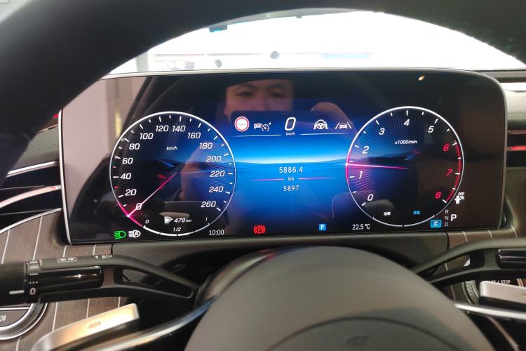 奔驰E级 2025款 改款 E 300 L 时尚型中控内饰14