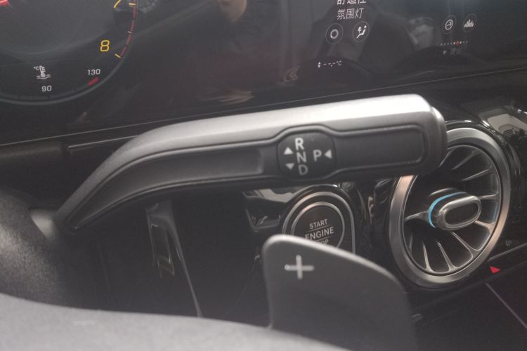 奔驰B级 2021款 B 200 时尚型中控内饰18