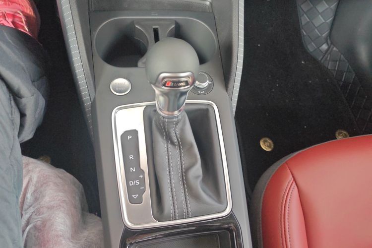 奥迪Q2L 2025款 35TFSI 时尚动感型中控内饰18