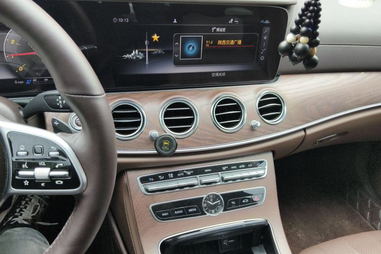 奔驰E级 2020款 E 300 L 时尚型局部细节16