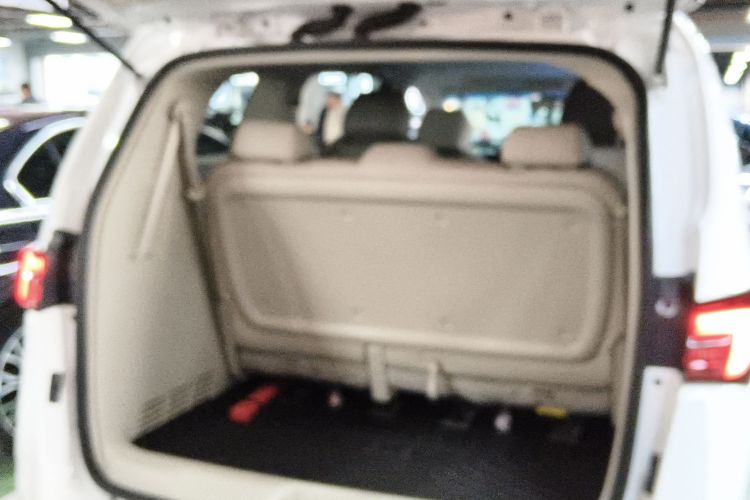 别克GL8 2023款 陆上公务舱 舒适型机舱底盘23