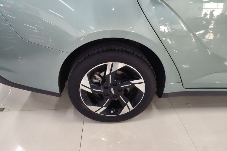 吉利几何G6 2022款 620 新趣型车身外观6008