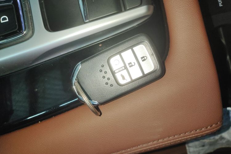 本田UR-V 2020款 370TURBO 四驱尊享版中控内饰7001