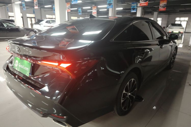 丰田 亚洲龙 2023款 2.0L 进取版车身外观6005