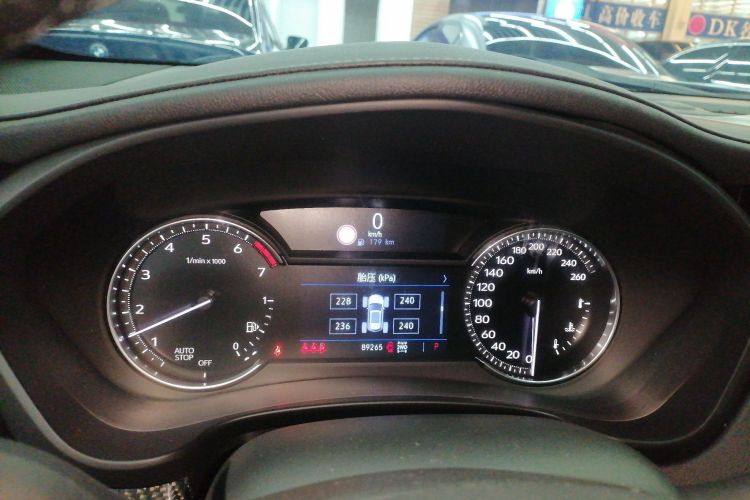 凯迪拉克XT4 2018款 28T 四驱领先运动型中控内饰14