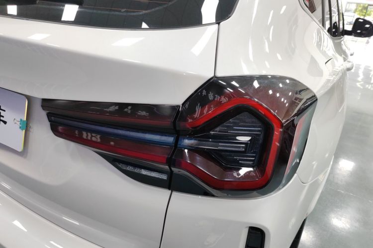 宝马iX3 2024款 领先型车身外观9