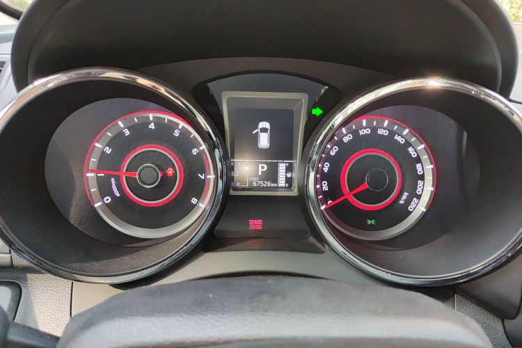 双龙 途凌 2016款 1.6L 汽油 两驱自动豪华版中控内饰14