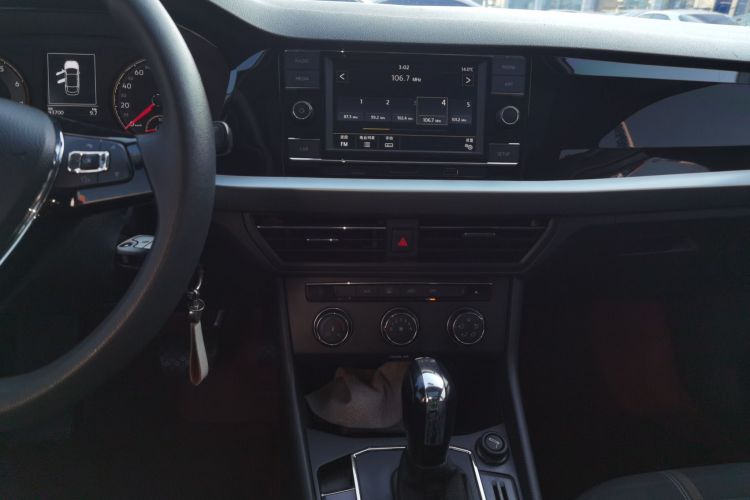 大众 朗逸 2019款 两厢 200TSI DSG舒适版 国VI中控内饰16