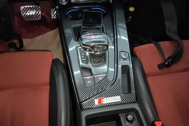 奥迪A4L 2022款 45 TFSI quattro 臻选动感型中控内饰18