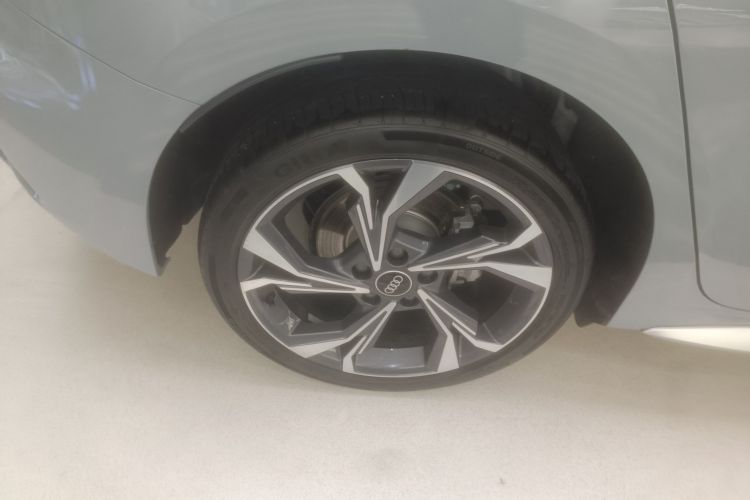 奥迪A3 2025款 Sportback 35TFSI 飞驰尊享型车身外观6008