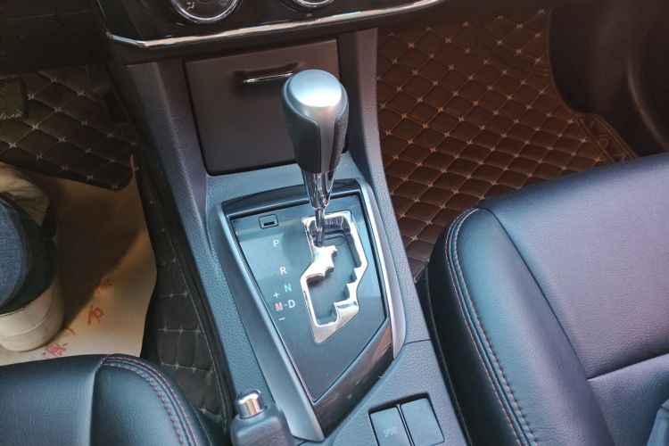 丰田 卡罗拉 2014款 1.6L CVT GL中控内饰18