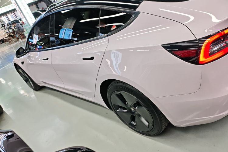 特斯拉 Model 3 2021款 标准续航后驱升级版车身外观4