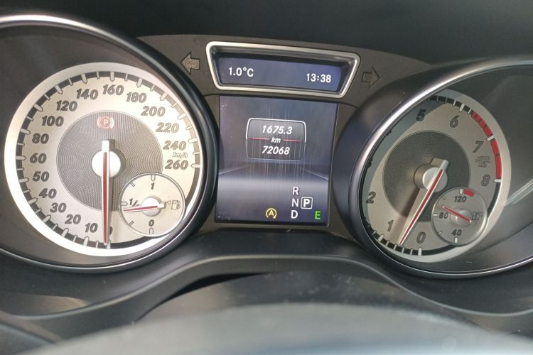 奔驰CLA 2015款 CLA 220 4MATIC中控内饰15