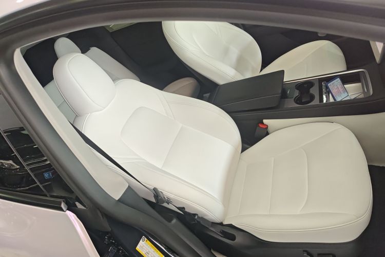 特斯拉 Model Y 2024款 后轮驱动版局部细节41