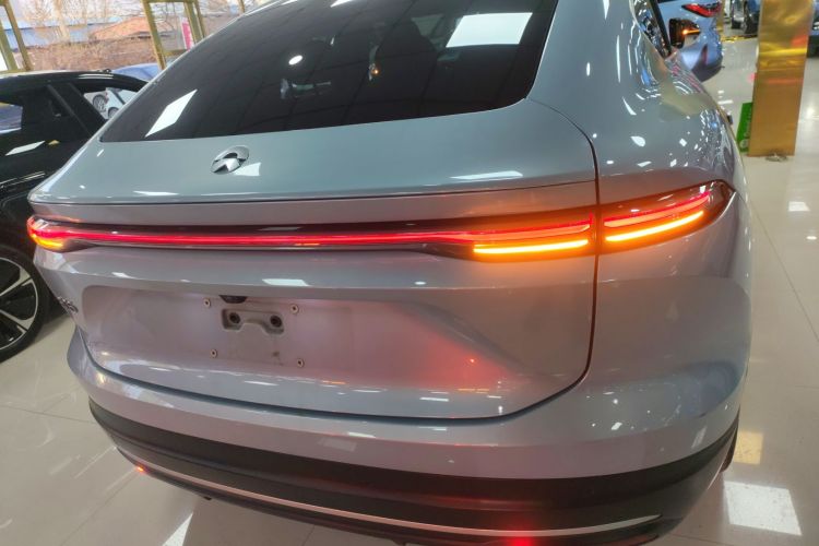 蔚来EC6 2023款 75kWh车身外观6