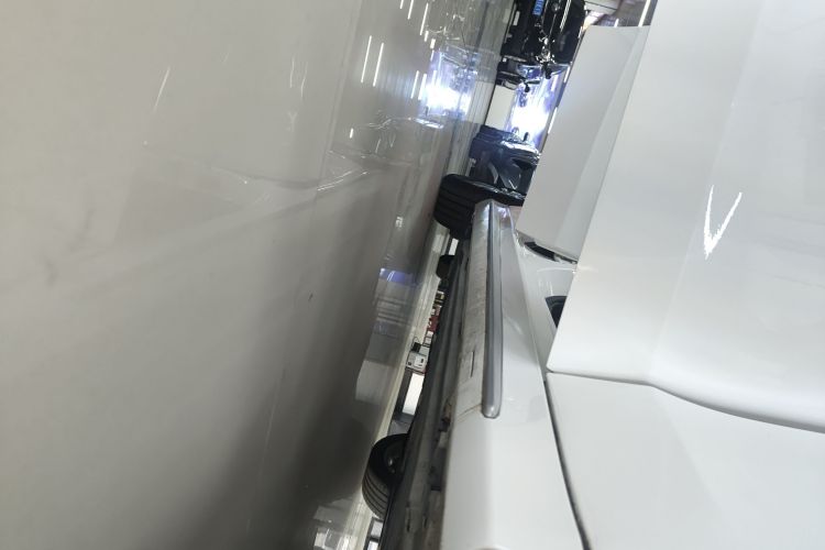 奔驰C级 2018款 C 200 L 运动版局部细节9001