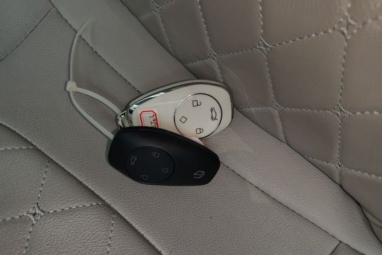 零跑汽车 零跑T03 2023款 403轻享版中控内饰11