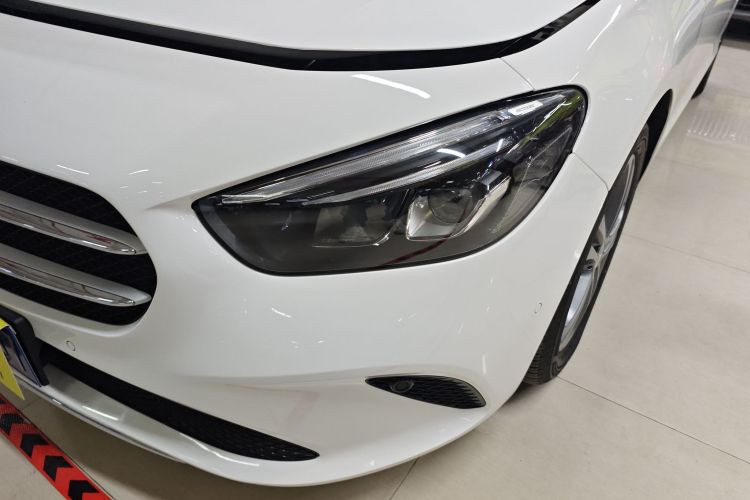 奔驰B级 2020款 B 200 动感型局部细节36