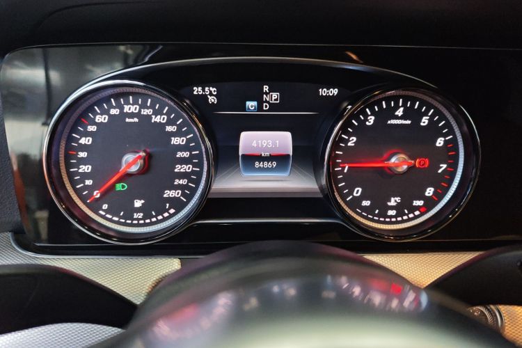 奔驰E级(进口) 2019款 E 200 运动型 4MATIC局部细节14