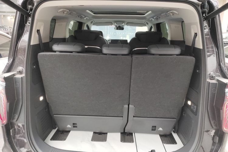 红旗HQ9 PHEV 2024款 2.0T 四驱豪华版局部细节23