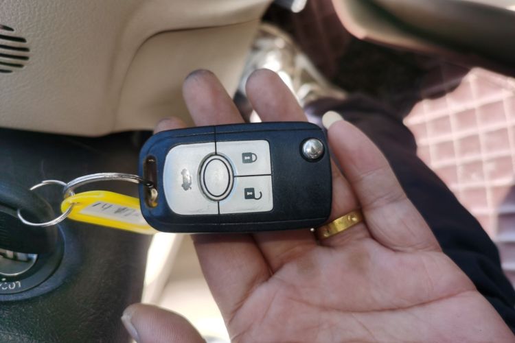 别克 凯越 2013款 1.5L 自动经典型中控内饰7001