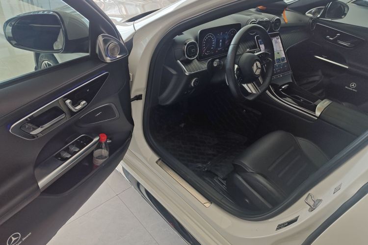 奔驰C级 2023款 C 200 L 运动版中控内饰20