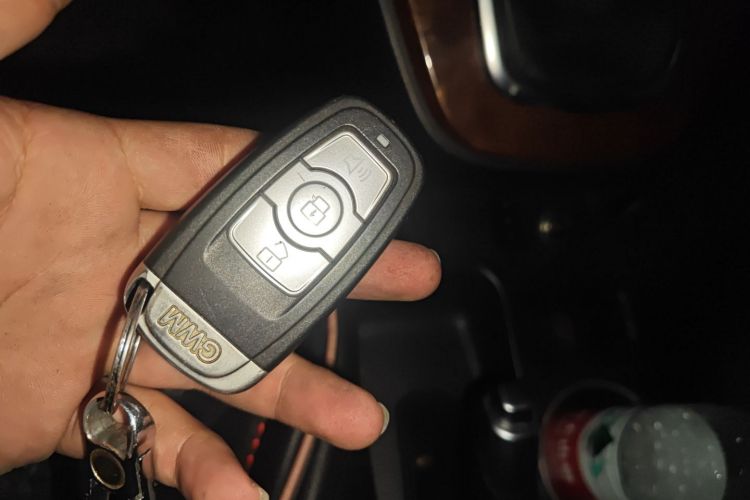 哈弗H6 2017款 红标 运动版 1.5T 手动两驱精英型中控内饰11