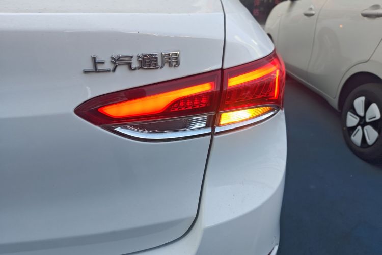 别克 英朗 2019款 15T 双离合互联精英型 国VI车身外观9