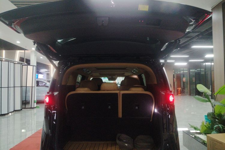 腾势D9 2025款 DM-i 智驾版 1020 四驱旗舰型局部细节23