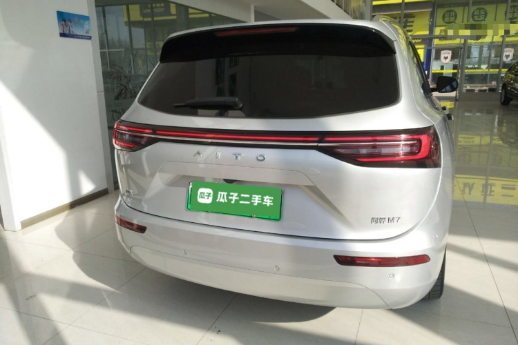 鸿蒙智行 问界M7 2024款 1.5T 后驱Plus版 6座车身外观6004