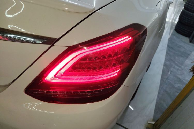 奔驰C级 2021款 C 260 星耀臻藏版车身外观9