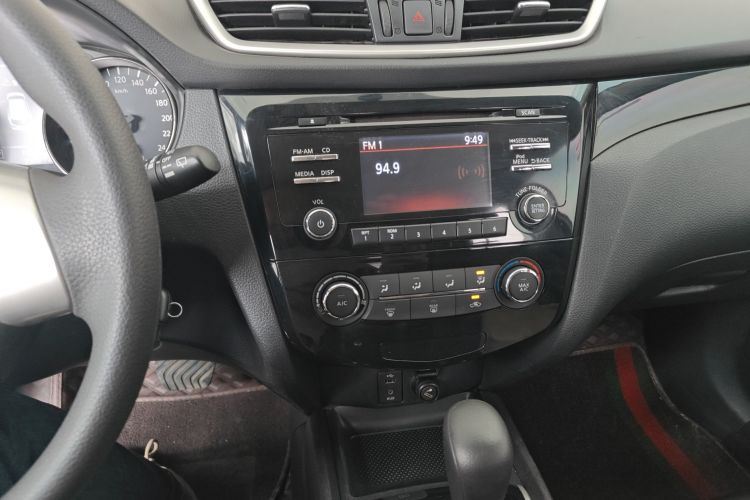 日产 逍客 2016款 2.0L CVT精英版中控内饰16