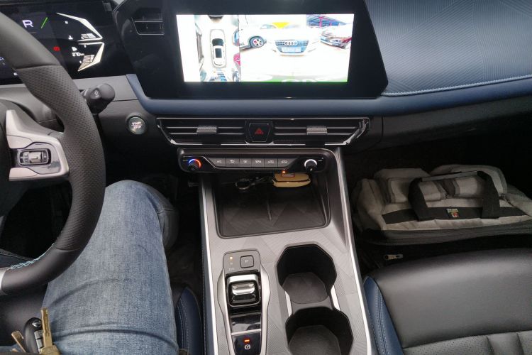 广汽传祺 传祺GS3 2023款 影速 270T 劲享版中控内饰18