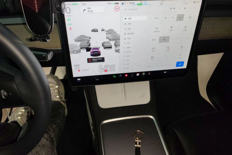 特斯拉 Model Y 2022款 改款 后轮驱动版中控内饰16