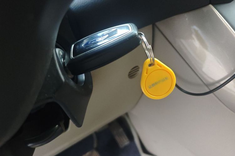 福特 福克斯 2015款 两厢 1.6L 自动风尚型中控内饰11