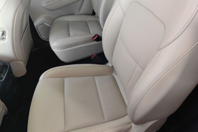 理想汽车 理想ONE 2021款 增程6座版中控内饰21