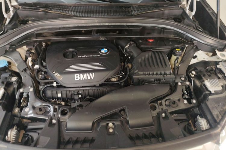 宝马X1 2019款 xDrive20Li 尊享型机舱底盘24