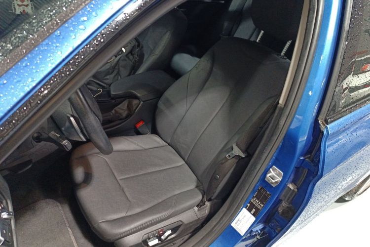 宝马3系 2017款 320Li M运动型局部细节19