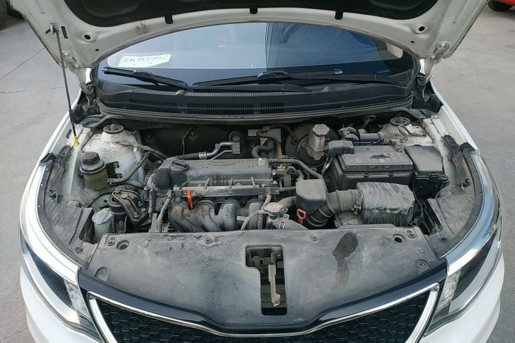 起亚K2 2015款 三厢 1.4L AT GLS局部细节24