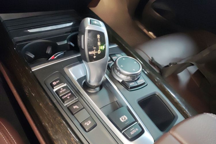 宝马X5(进口) 2014款 xDrive35i 领先型局部细节18