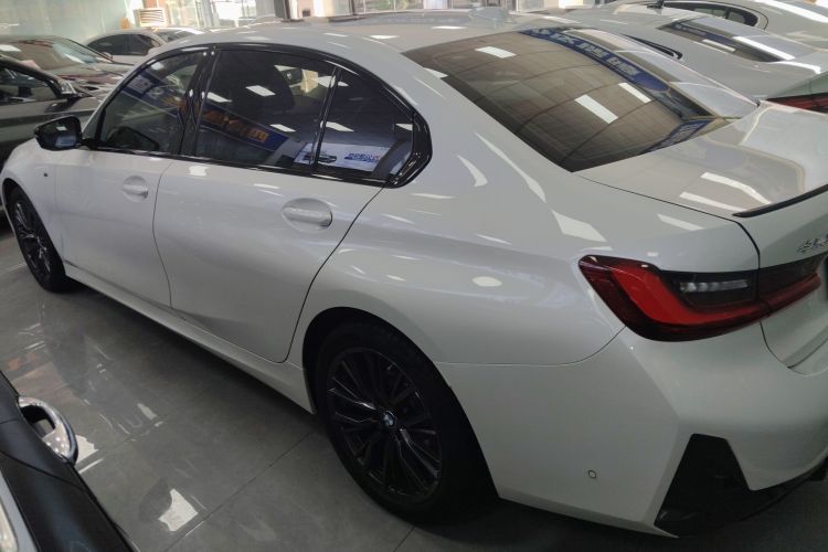 宝马3系 2023款 325Li M运动曜夜套装车身外观4