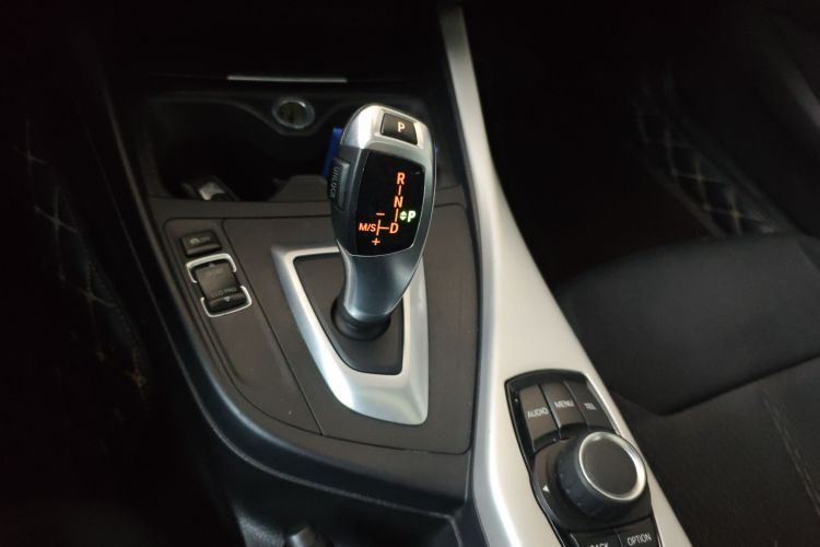 宝马1系(进口) 2013款 改款 118i 领先型局部细节18