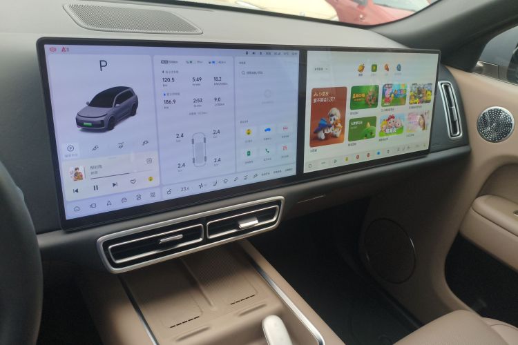 理想汽车 理想L9 2025款 Ultra 智能焕新版中控内饰16