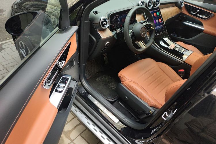 奔驰GLC新能源 2025款 350 e L 4MATIC 典藏版中控内饰20