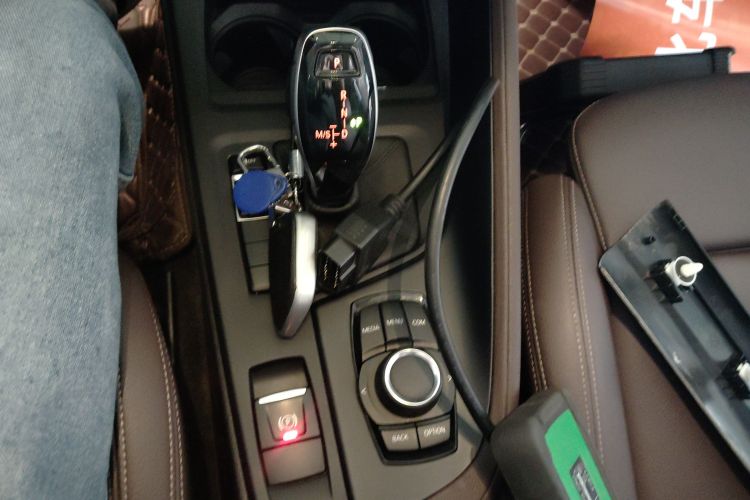 宝马X1 2020款 sDrive20Li 时尚型中控内饰18